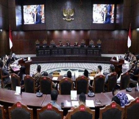 Suasana sidang di Mahkamah Konstitusi di Jakarta. (Foto: Tribun Pekanbaru)